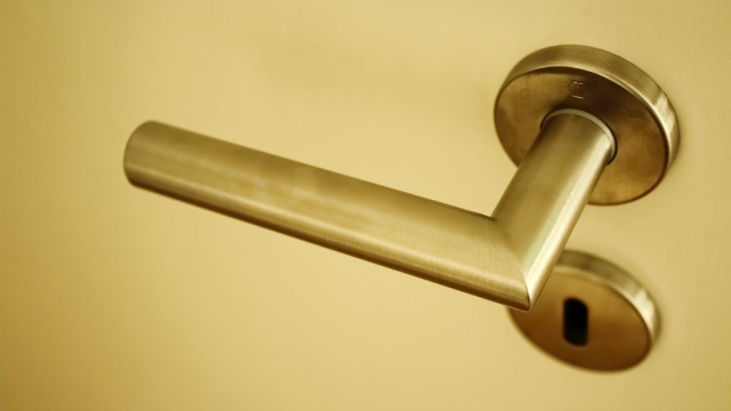Producent drzwi stalowych: solidność, bezpieczeństwo, wyrafinowany design